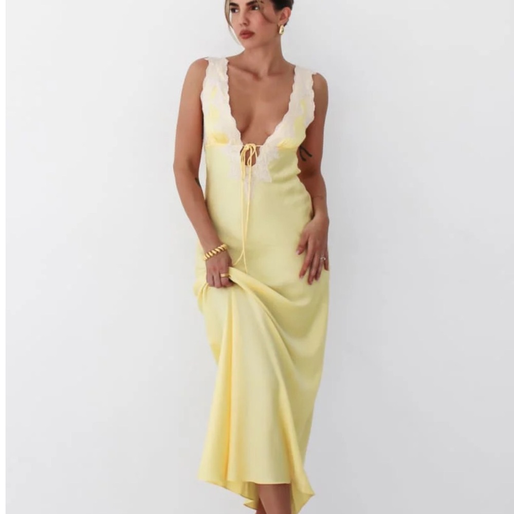 RUMOURED VENICE MAXI DRESS in BANANA